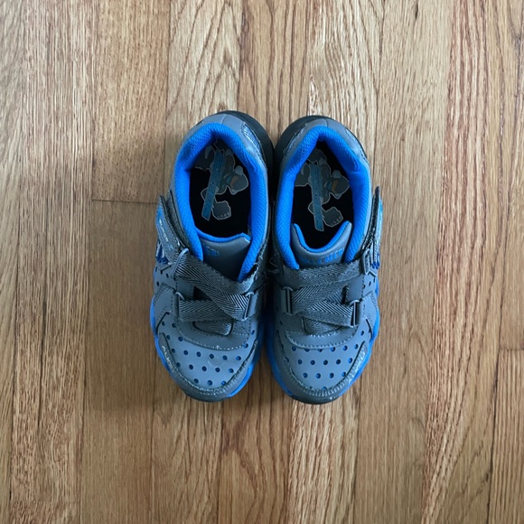 Skecherse Boys Shoes - Picture 4 of 8